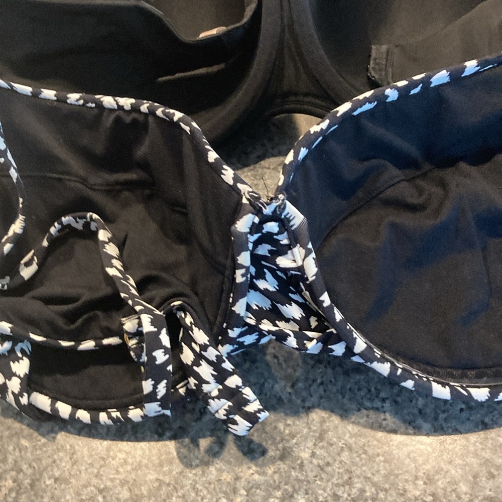 Bras - Picture 5 of 8